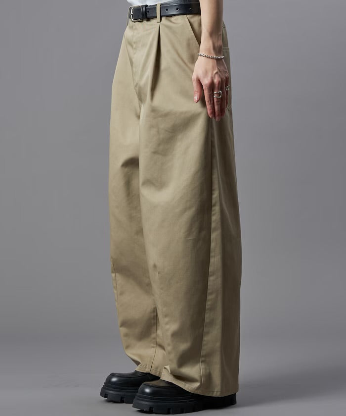 PUBLUX
Tucked twill Pants