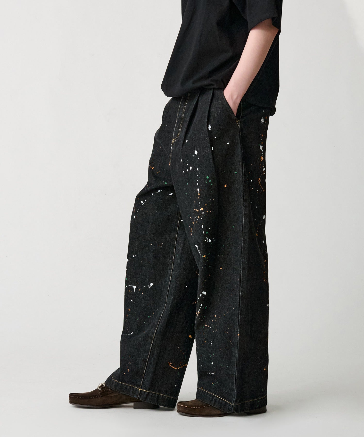 WETTEMPT
2TUCK PAINT DENIM PANTS