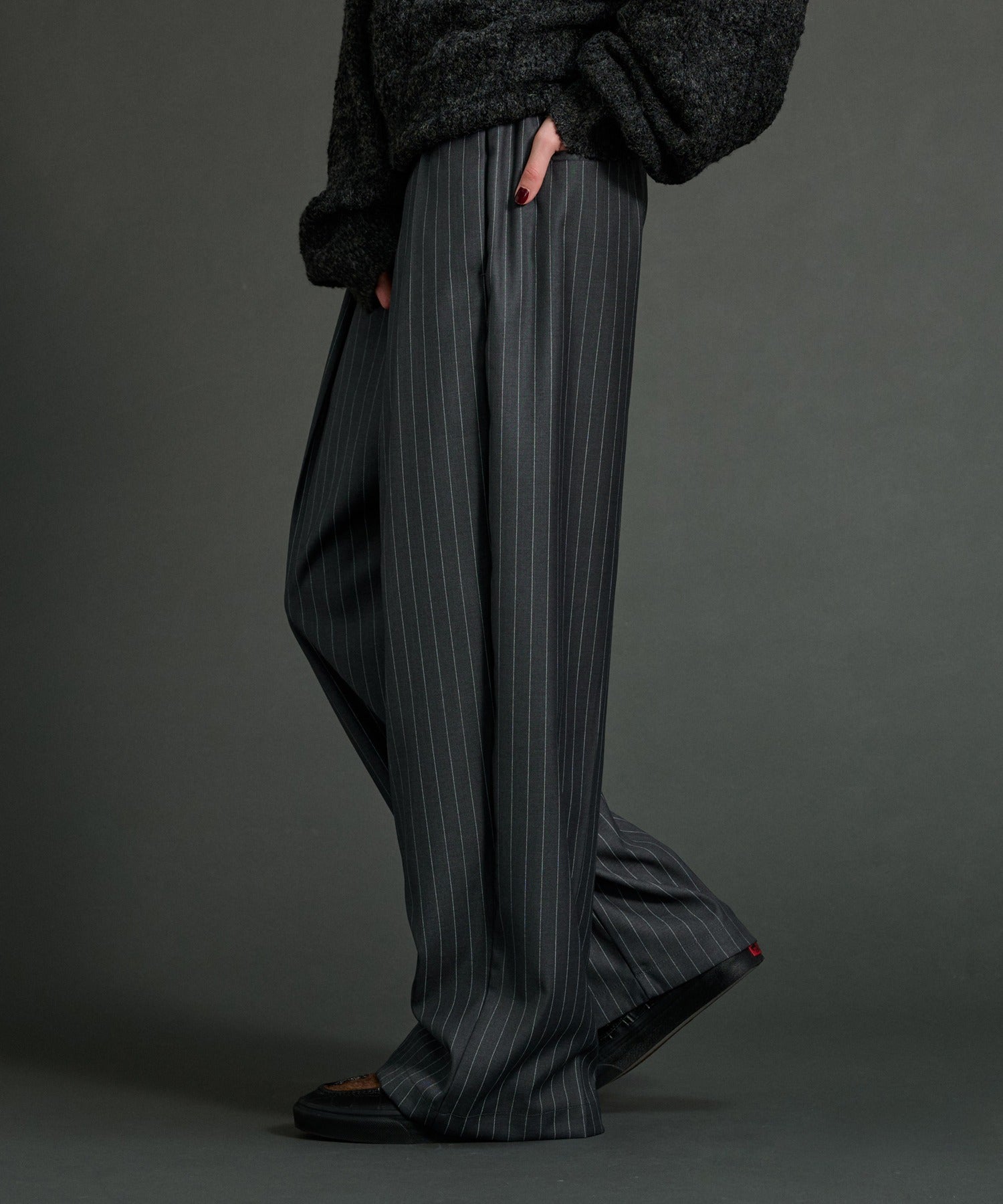 WETTEMPT
2 TUCK EASY STRIPE SLACKS