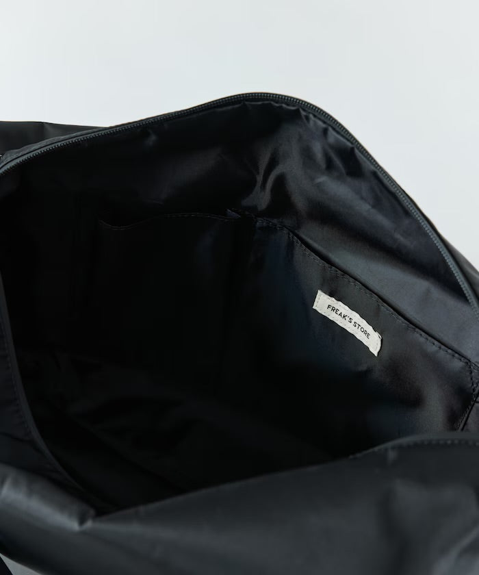 FREAK'S STORE
Wide strap Shoulder bag