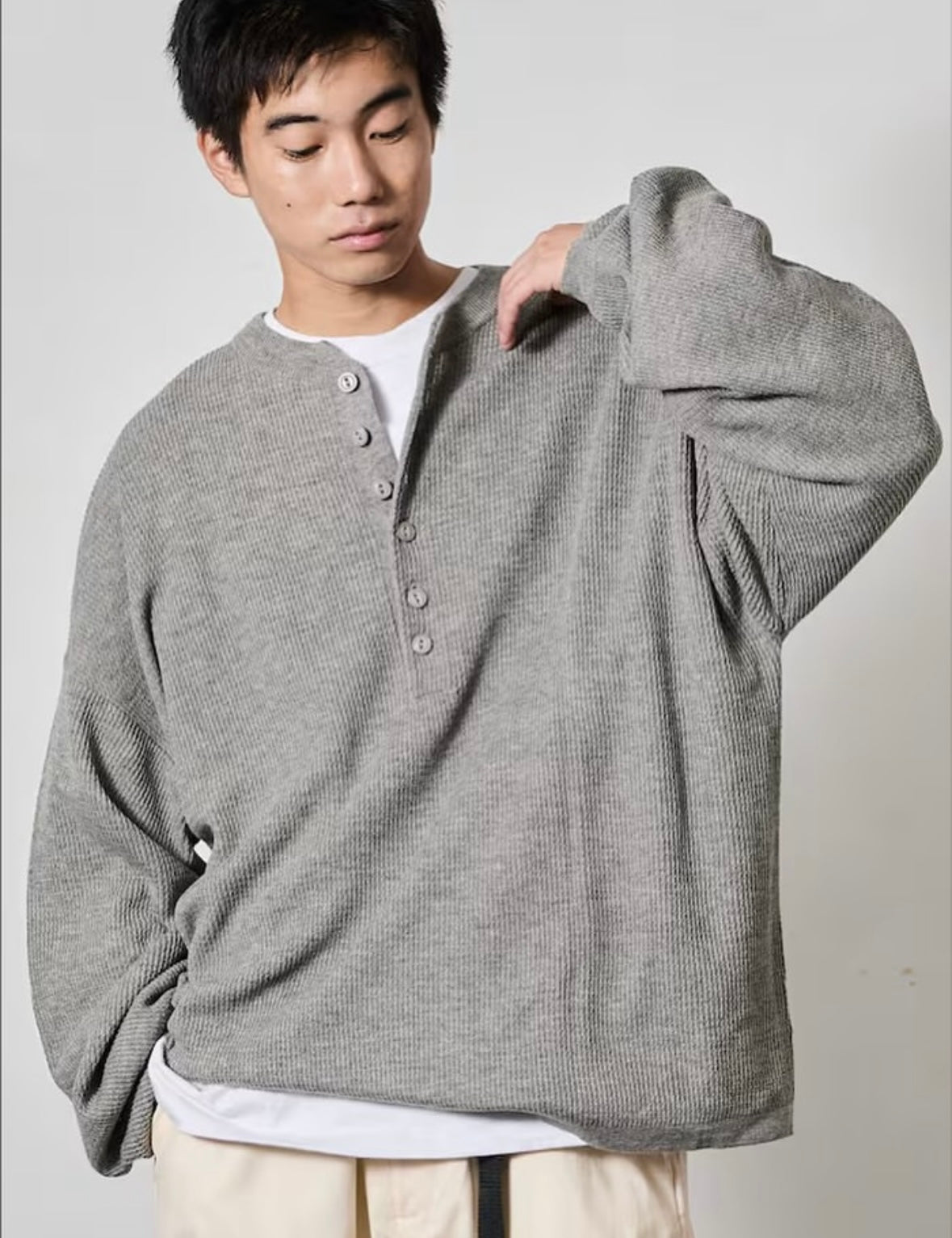 FREAK‘S STORE
Big silhouette deep henley neck Knit