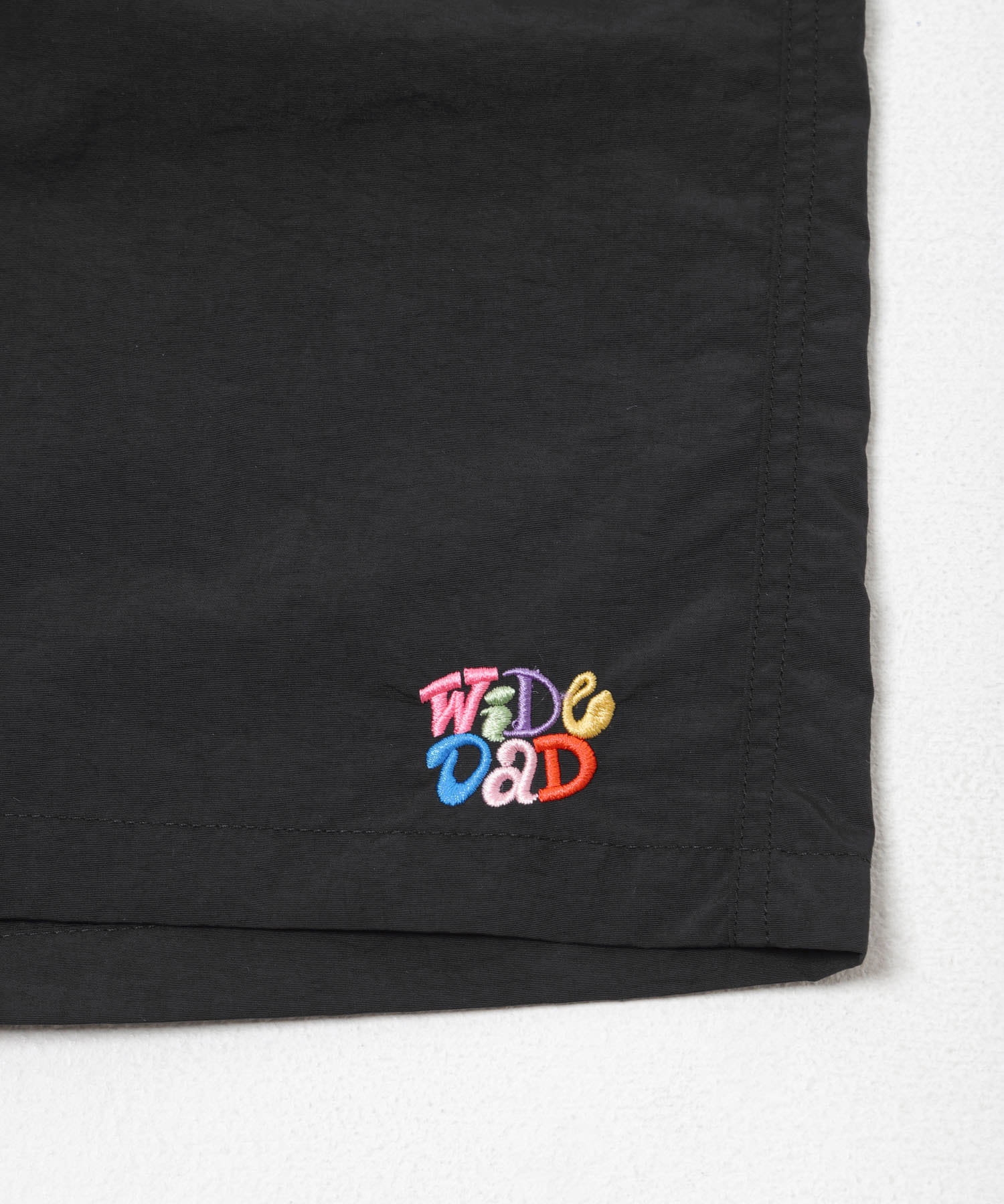 Wide Dad　GRAPHIC SHORTS WITH HATCH