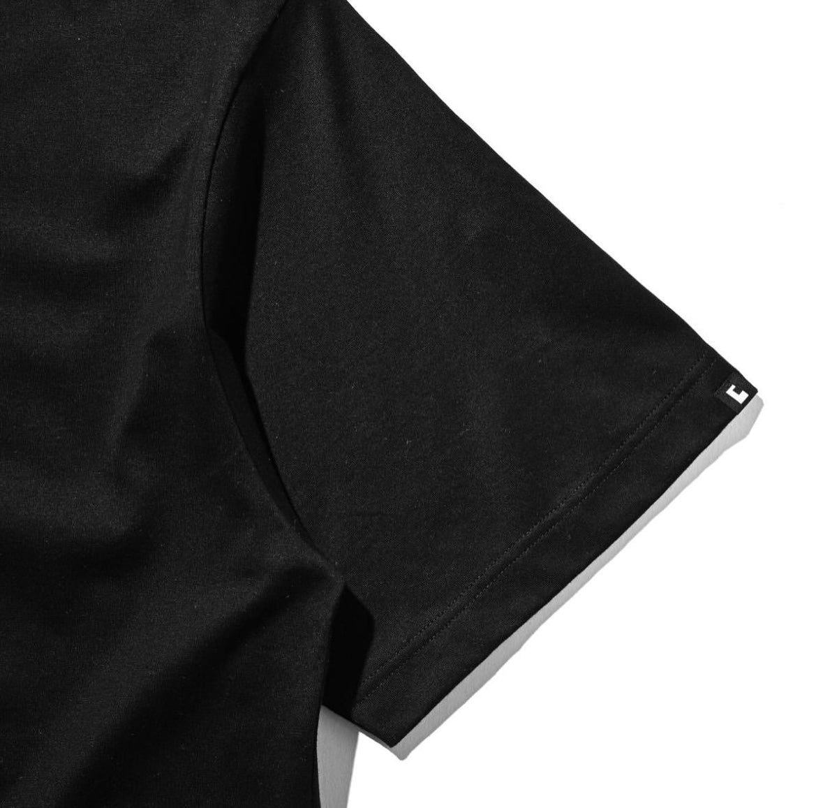 CLESSTE
LOGO PRINT MASSIVE T-SHIRT WITH DRAWSTRINGS B