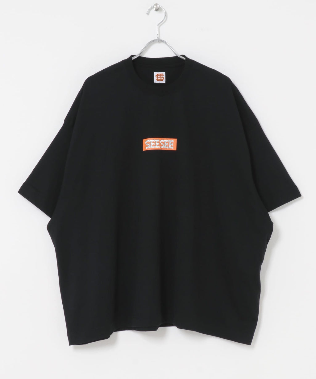 SEE SEE　SUPER BIG SQUARE LOGO TEE
