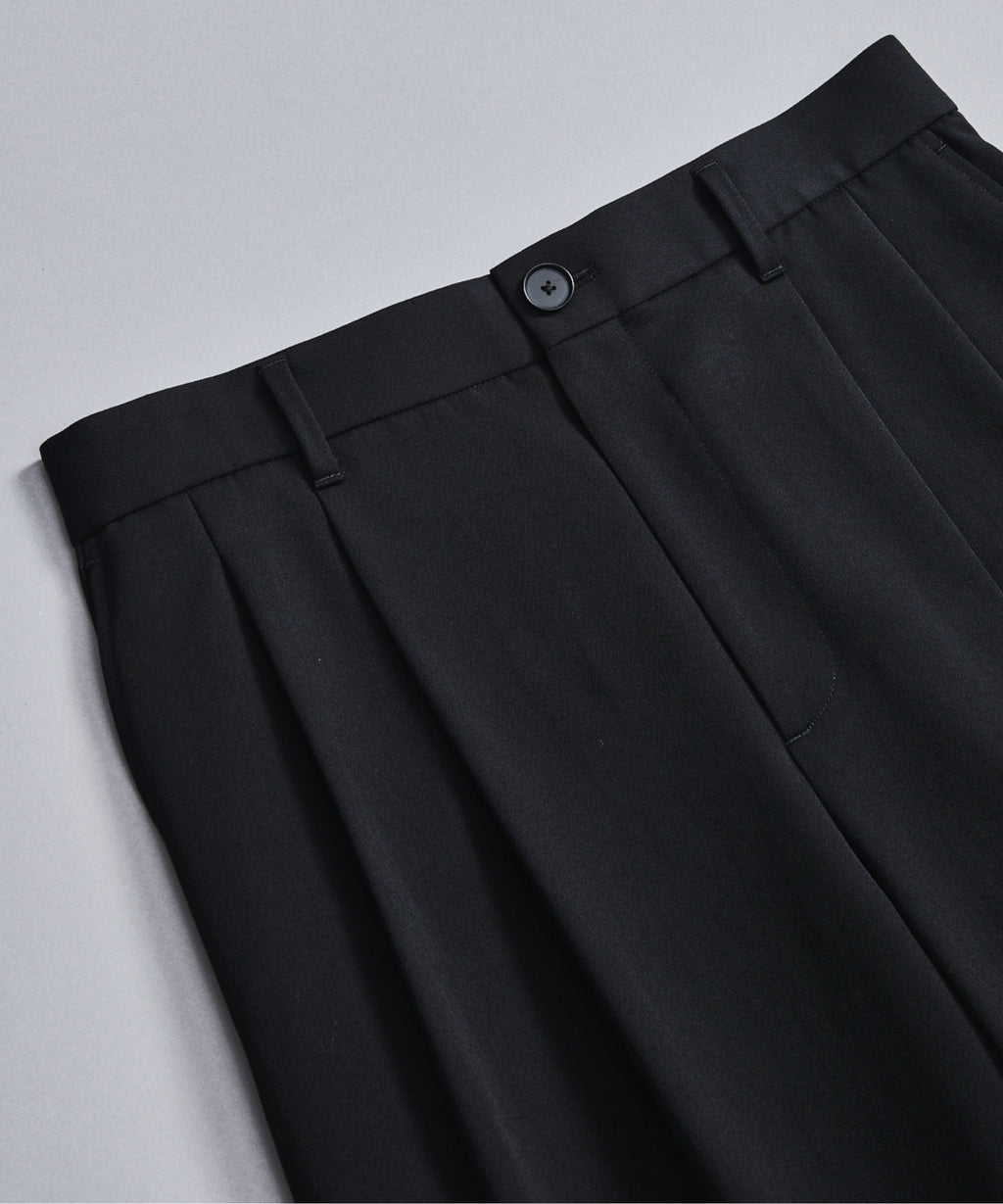 United Tokyo 超撥水 SUPER 120‘s WOOL GABARDINE 2Pleated barrel-leg pants