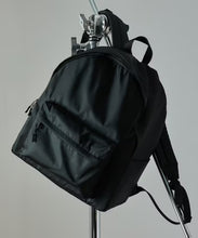 將圖片載入圖庫檢視器 預訂 FREAK&#39;S STORE
Limited Edition Basic Backpack
