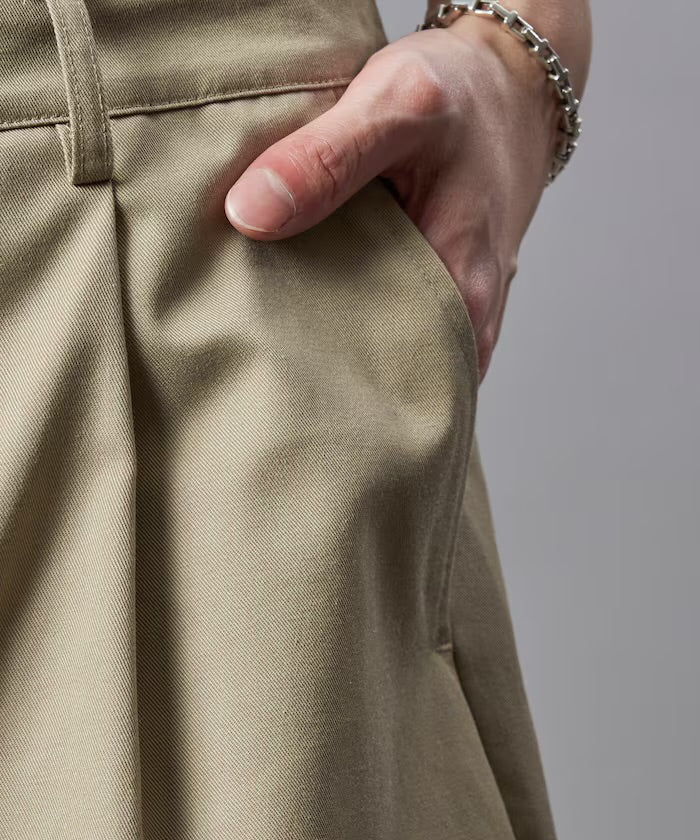 PUBLUX
Tucked twill Pants
