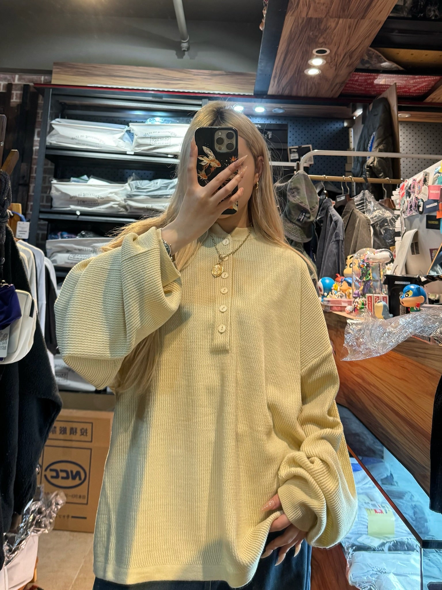 FREAK‘S STORE
Big silhouette deep henley neck Knit