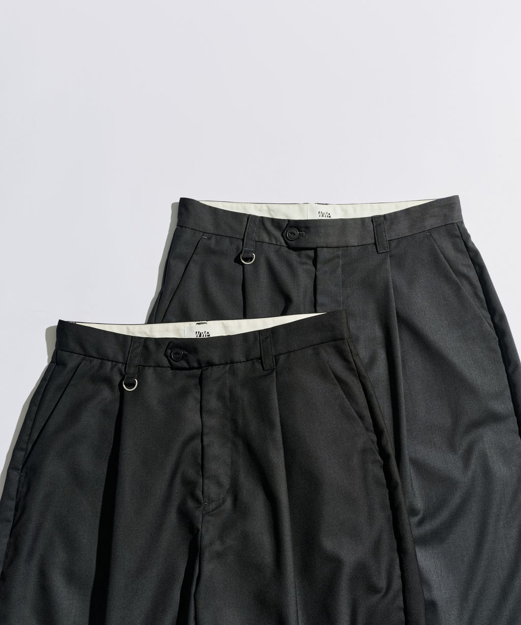 WETTEMPT
FUNCTIONAL 1 TUCK HALF SLACKS