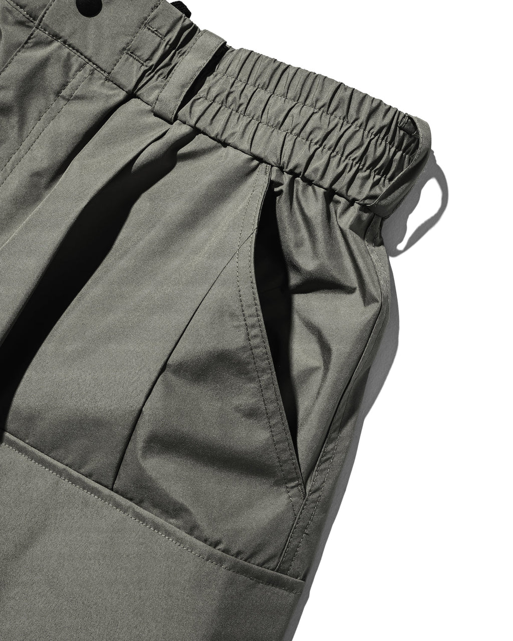 CLESSTE
+PHENIX WINDSTOPPER® BY GORE-TEX LABS CITY MEGA POCKET BALLOON CARGO HALF PANTS