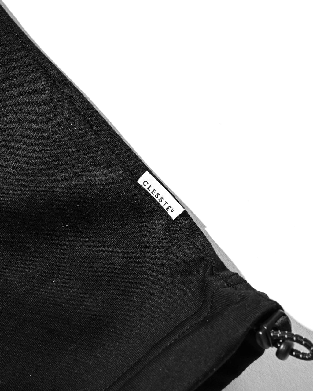 新款預訂 CLESSTE
ENBROIDERY MASSIVE T-SHIRT WITH DRAWSTRINGS