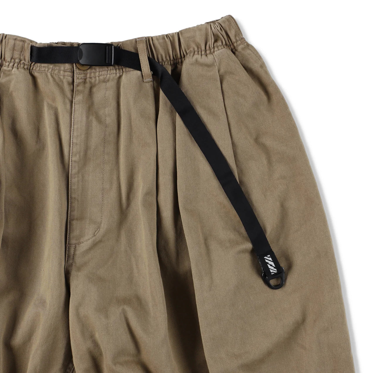 IS-NESS 
Balloon Shorts