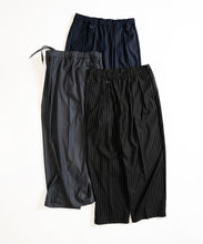 將圖片載入圖庫檢視器 WETTEMPT
2 TUCK EASY STRIPE SLACKS
