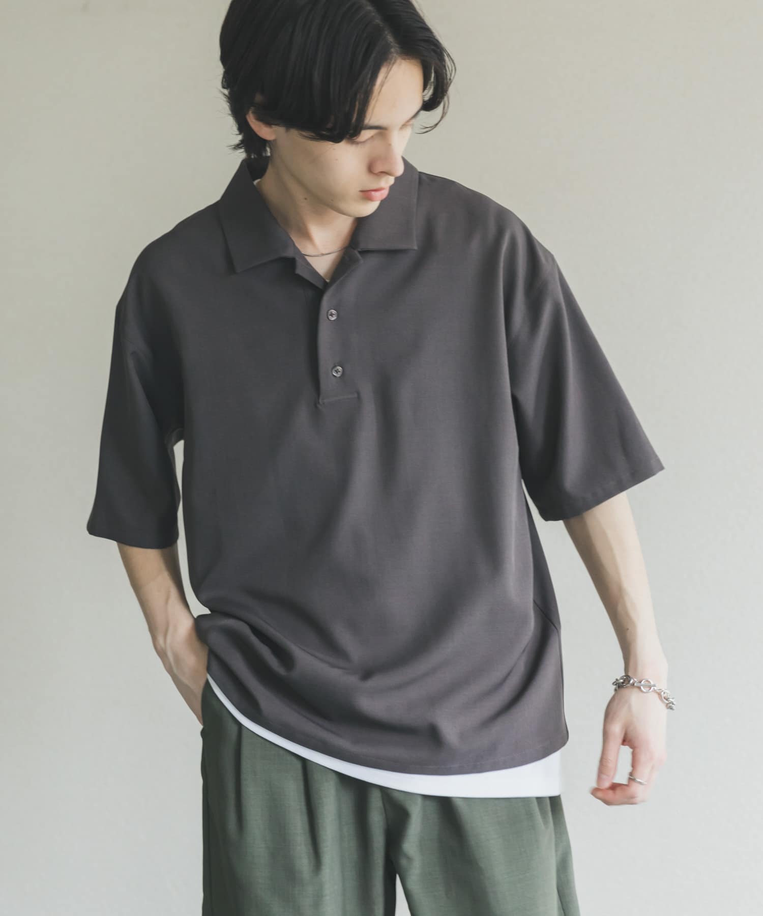 Urban Research SENSE OF PLACE
High Twist Pullover Short Sleeve Shirt