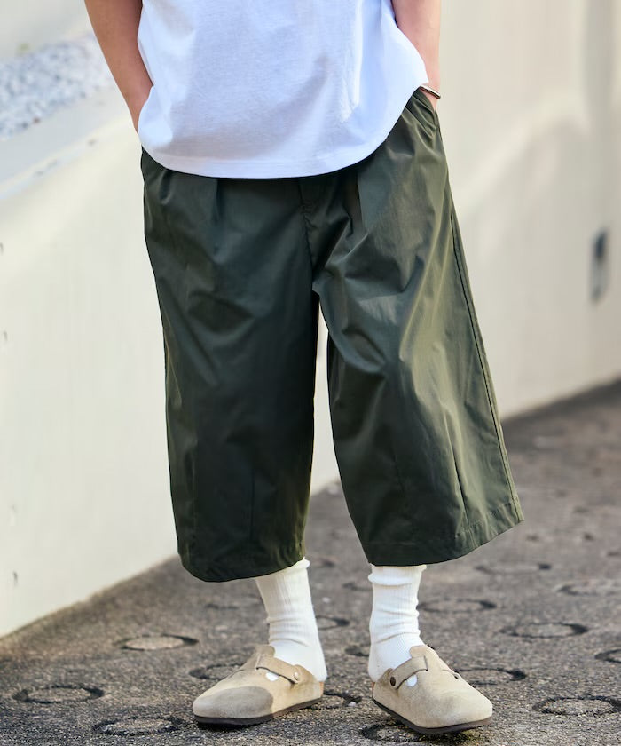 FREAK'S STORE
Easy Care Fabric Wide-leg Two-pleat Three-quarter Length Barrel Shorts