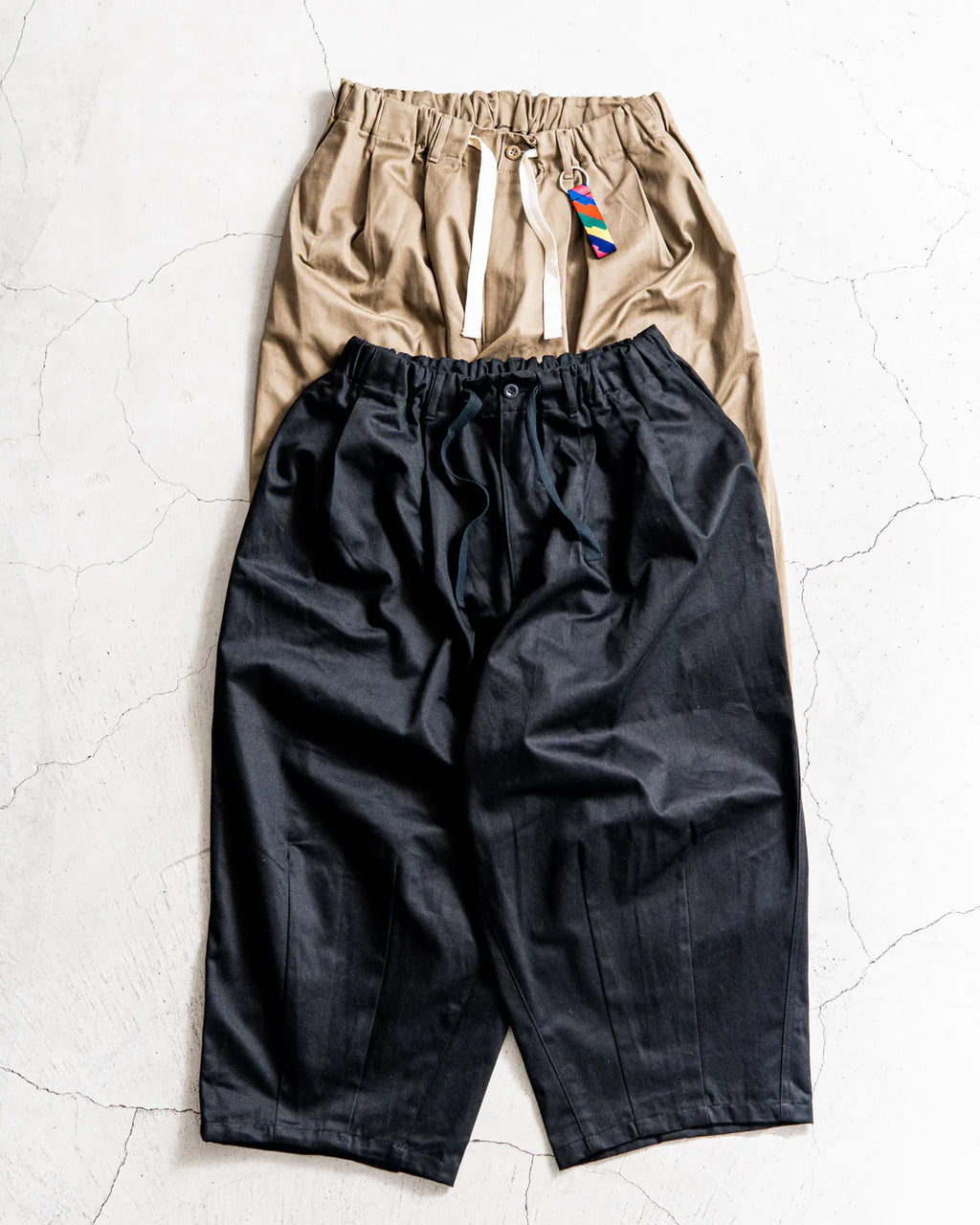 新款預訂 IS-NESSBALLOON EZ PANTS