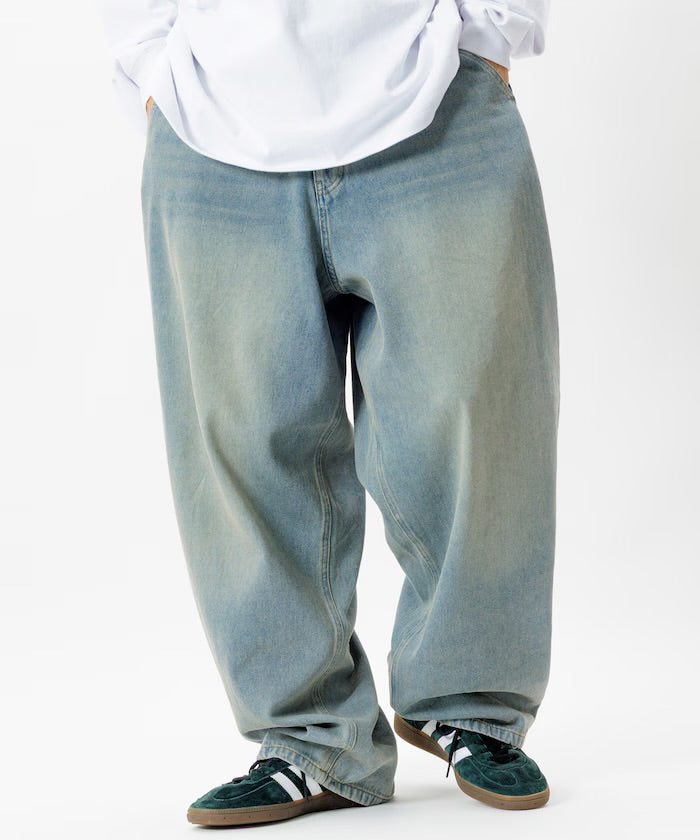 新款預訂 FREAK'S STOREWide silhouette barrel leg denim pants
