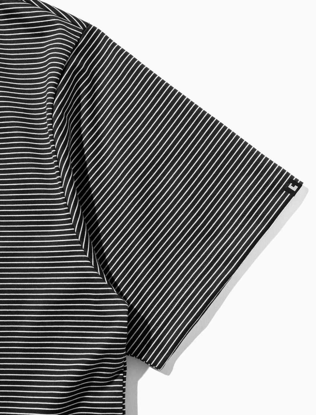 CLESSTE
”C“STRIPED MASSIVE T-SHIRT WITH DRAWSTRINGS