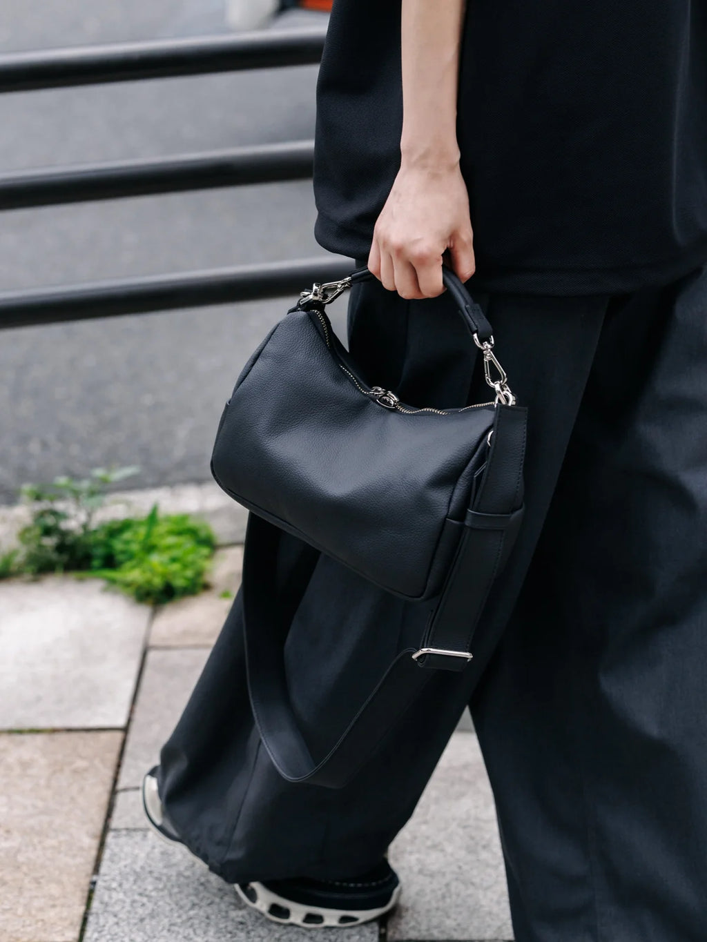 CLESSTE
GRAIN LEATHER DAYOFF BAG MINI