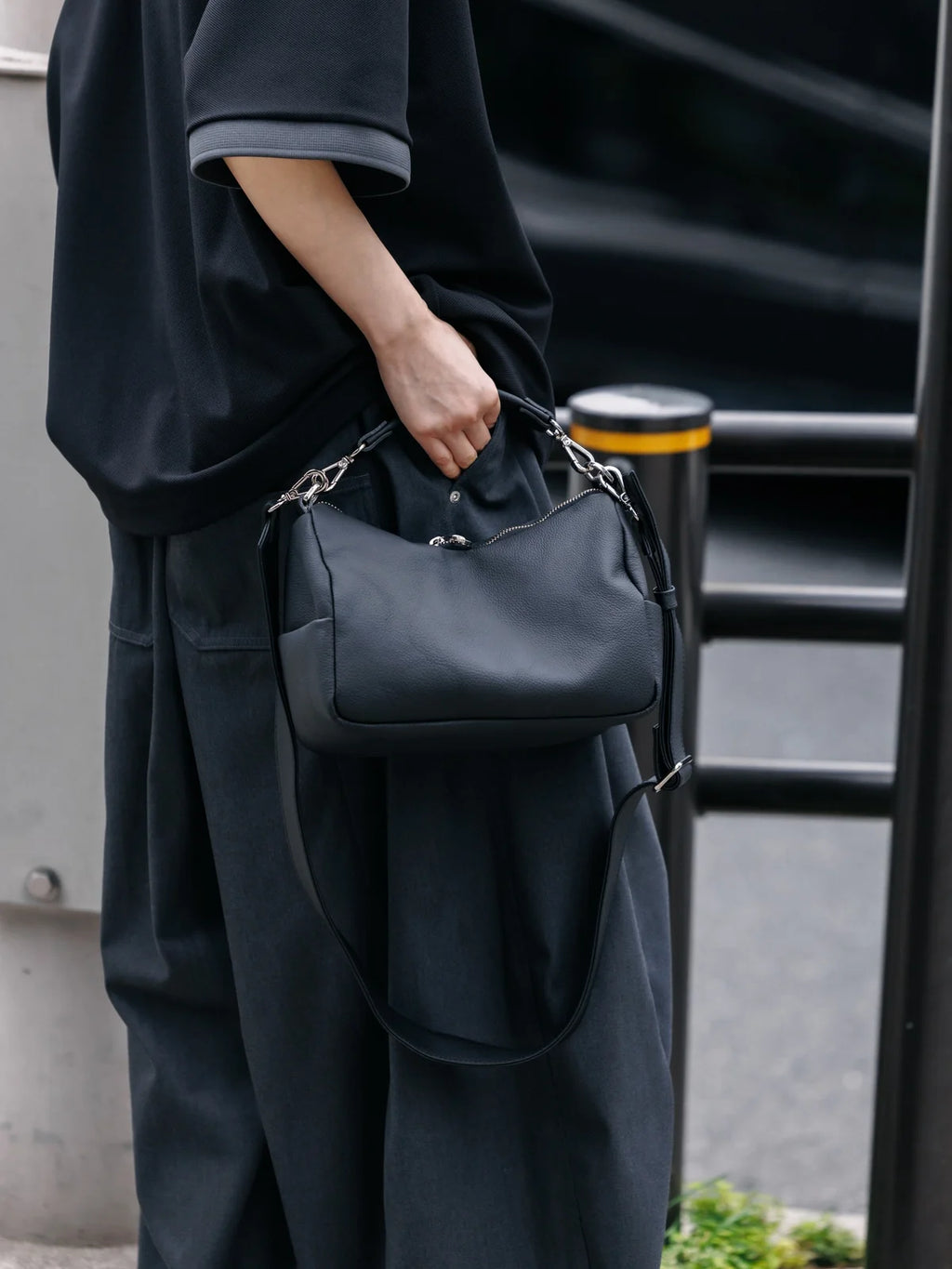 CLESSTE
GRAIN LEATHER DAYOFF BAG MINI