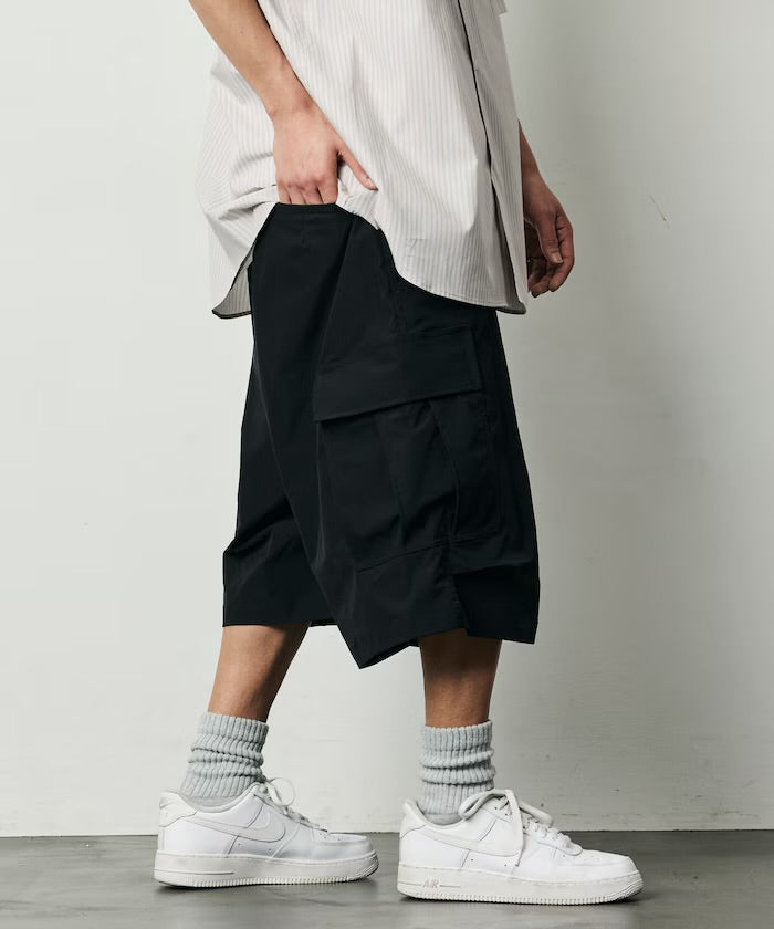 FREAK'S STORE
Quick Dry Fabric Wide-fit Poly Rip-cloth Short Cargo Pants