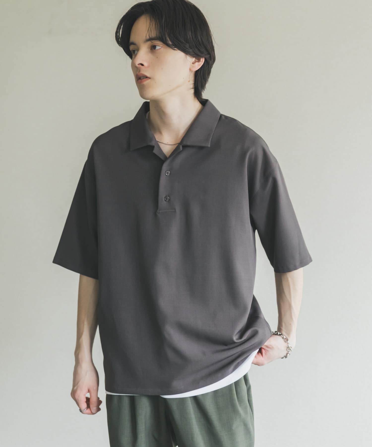 Urban Research SENSE OF PLACE
High Twist Pullover Short Sleeve Shirt