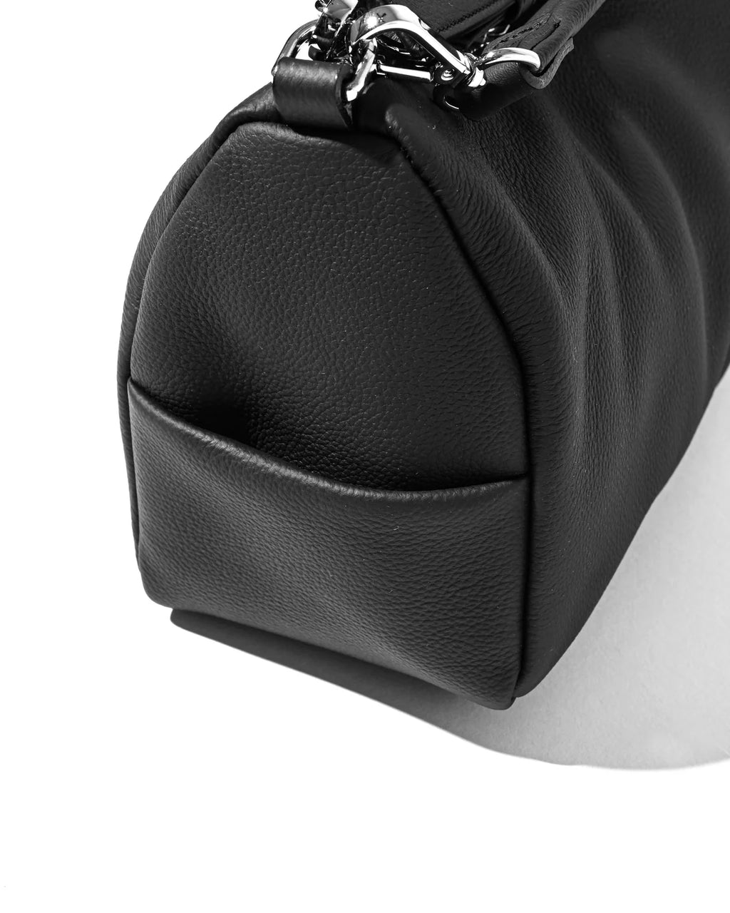CLESSTE
GRAIN LEATHER DAYOFF BAG MINI