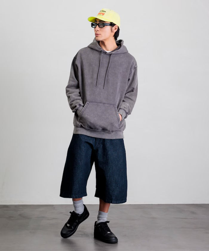 FREAK'S STORE
Wide silhouette, one-wash, curved denim cropped Pants