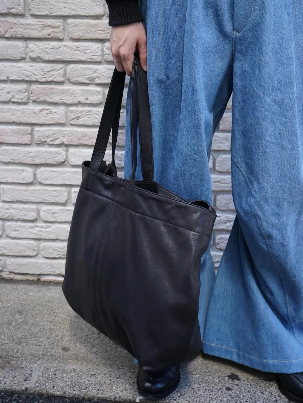UNIVERSAL PRODUCTS. ”LEATHER TOTE BAG“