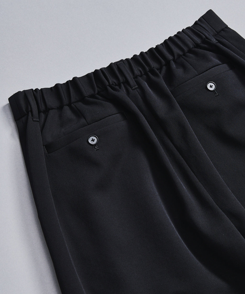 United Tokyo 超撥水 SUPER 120‘s WOOL GABARDINE 2Pleated barrel-leg pants