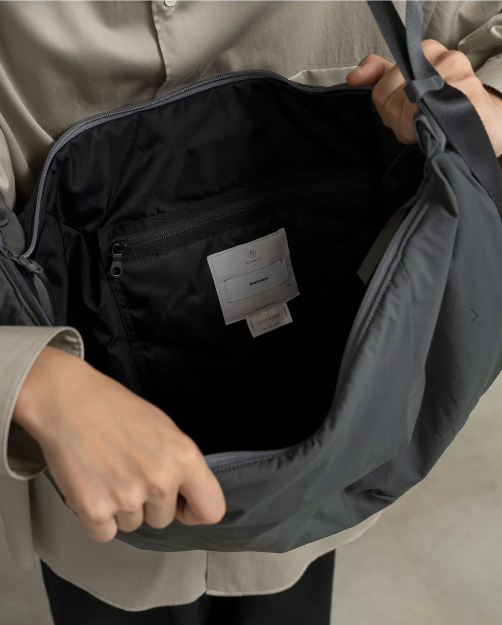 新款預訂 GraphpaperBlankof for GP Large Crescent Bag