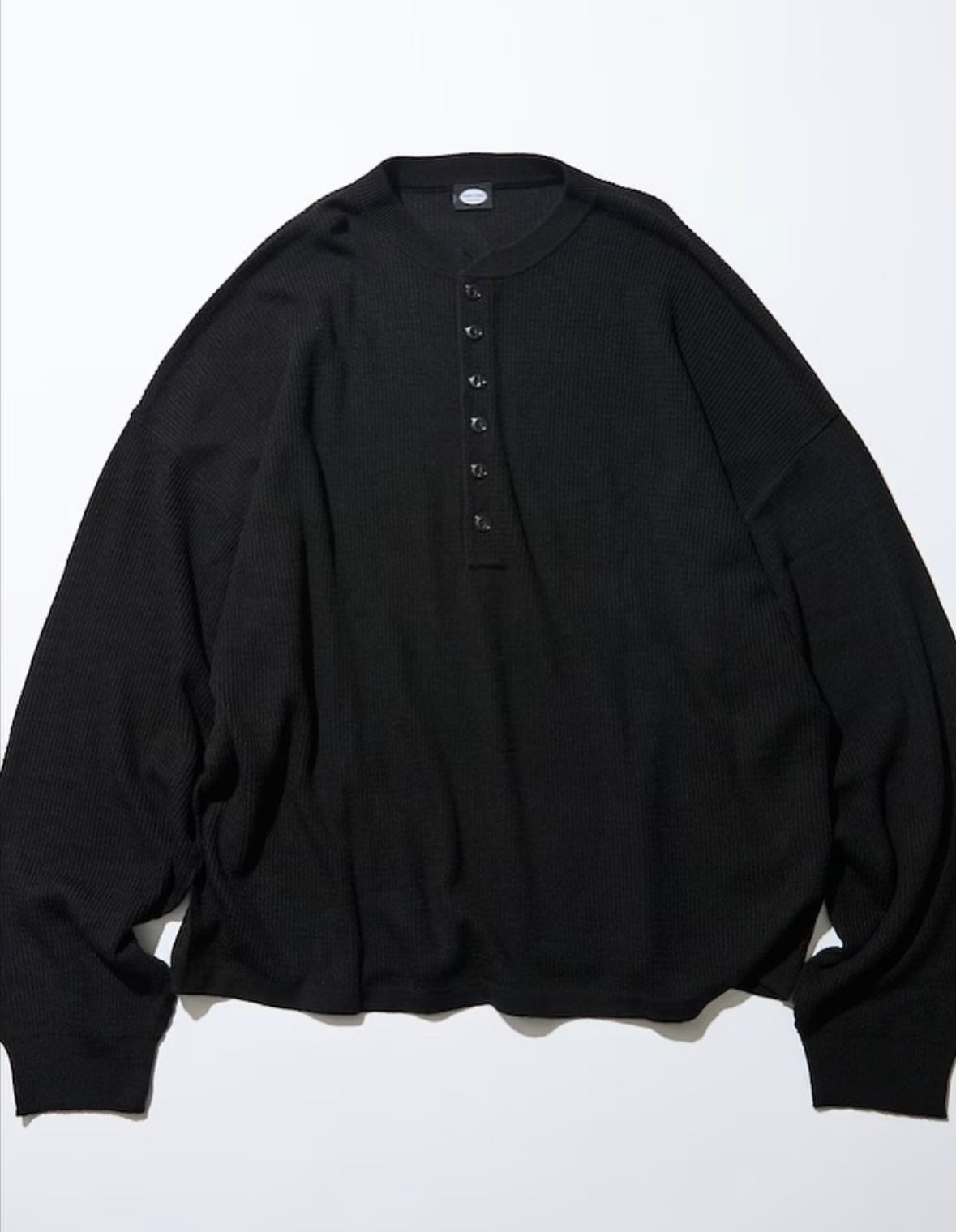 FREAK‘S STORE
Big silhouette deep henley neck Knit