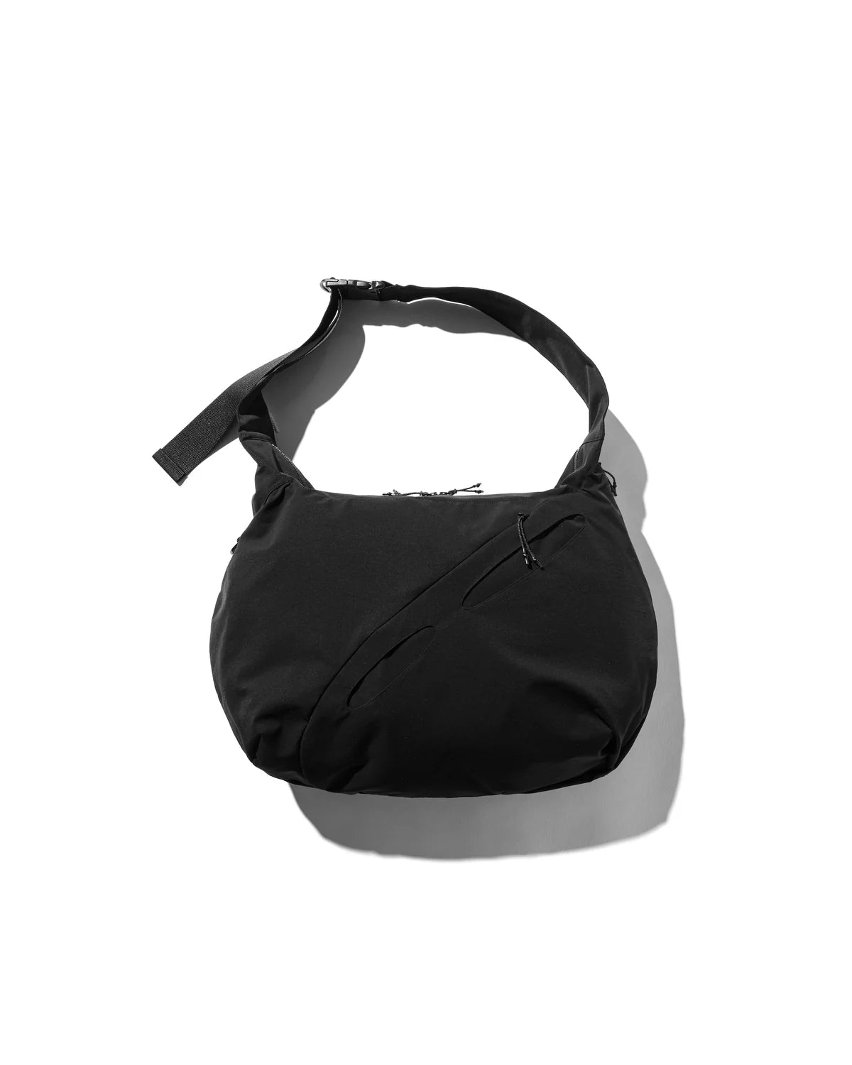 預訂 CLESSTE
SOFT SHELL FUTURE BAG LARGE