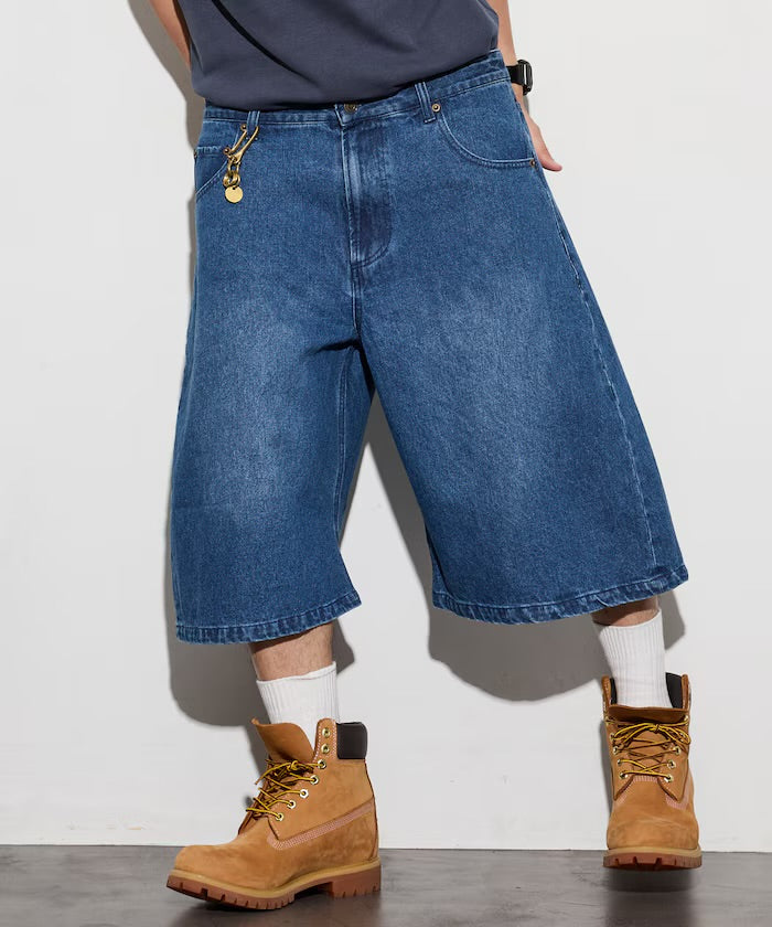 FREAK'S STORE
Wide silhouette, one-wash, curved denim cropped Pants