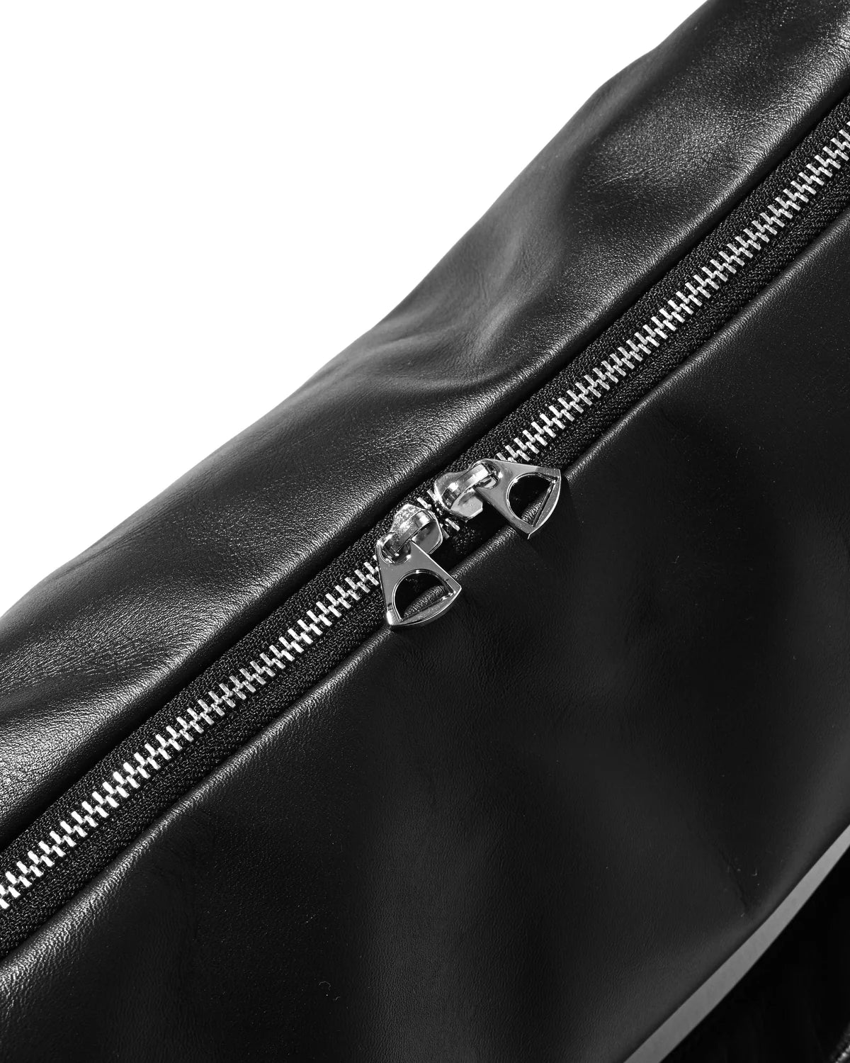 CLESSTE
【10.21 WED 20:00- IN STOCK】 LEATHER 2WAY SYSTEM BAG
