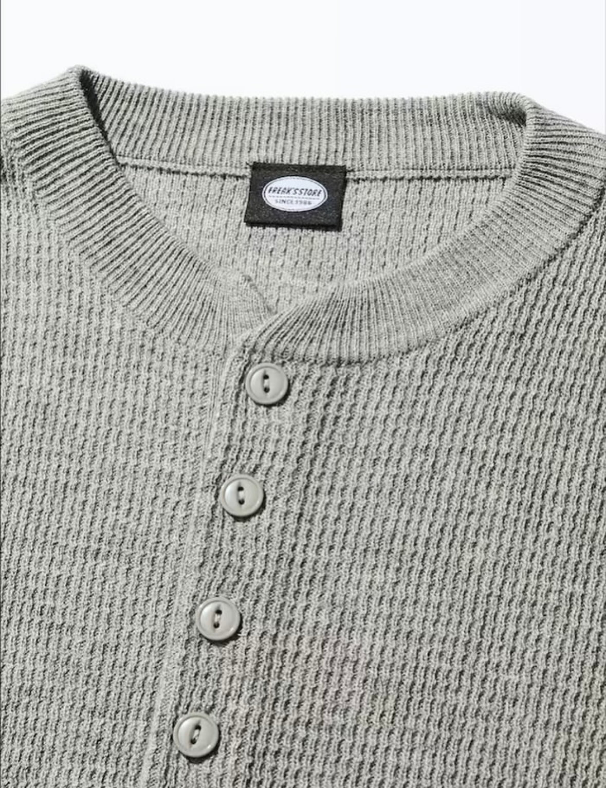 FREAK‘S STORE
Big silhouette deep henley neck Knit