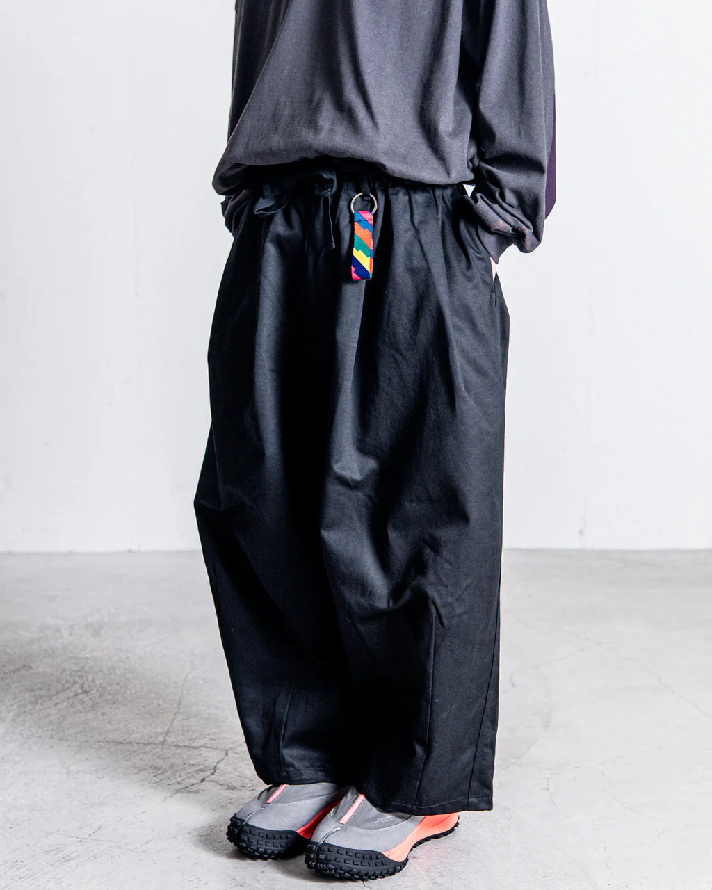 新款預訂 IS-NESSBALLOON EZ PANTS