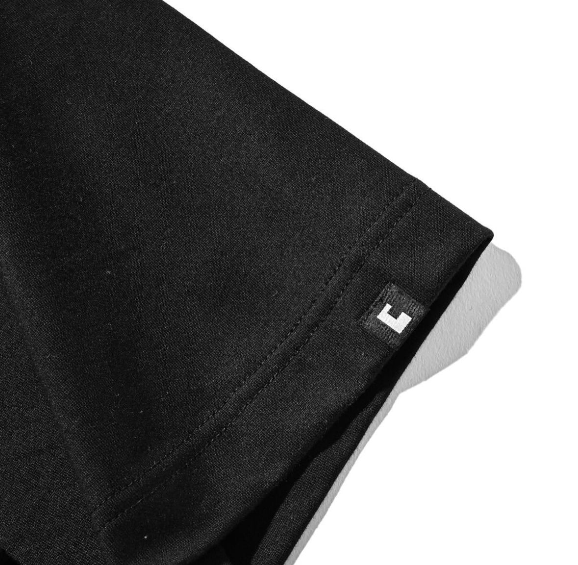 CLESSTE
LOGO PRINT MASSIVE T-SHIRT WITH DRAWSTRINGS B