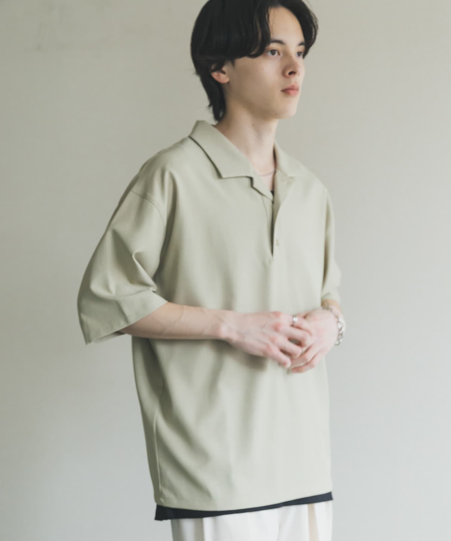 Urban Research SENSE OF PLACE
High Twist Pullover Short Sleeve Shirt