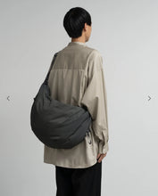 將圖片載入圖庫檢視器 預訂Graphpaper
Blankof for GP Large Crescent Bag
