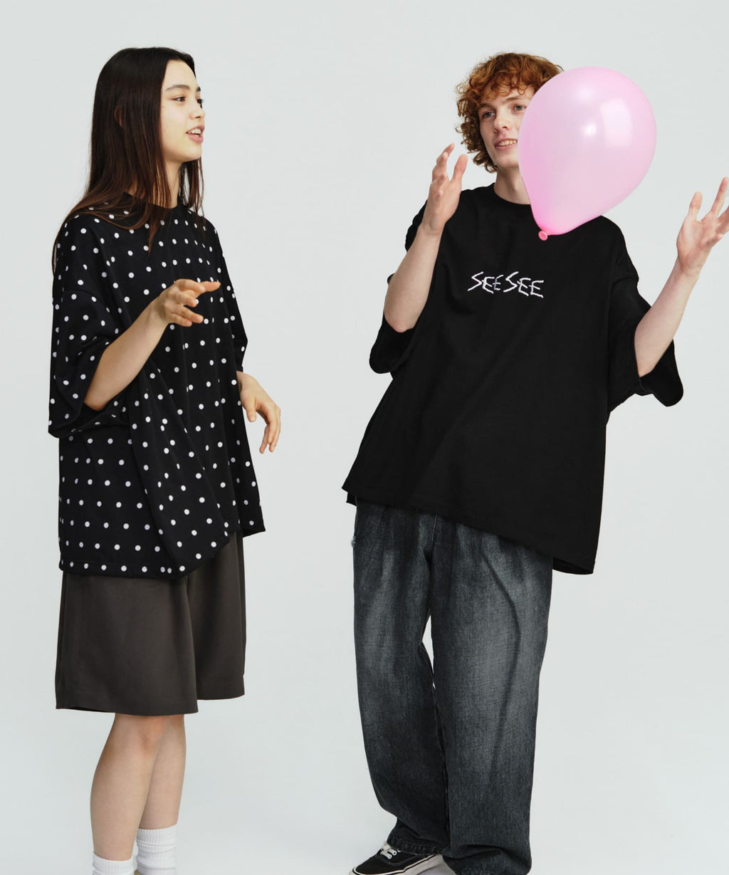 SEE SEE　SUPER BIG CALLIGRAPHY TEE