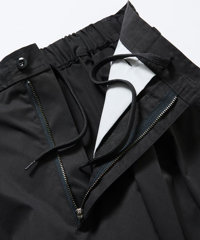 FREAK'S STORE
Easy Care Fabric Wide-leg Two-pleat Three-quarter Length Barrel Shorts