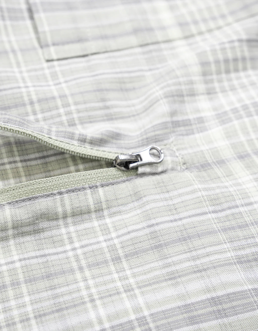 BONBON BLUETOWN TOKOY 
Half Zip Check Shirt