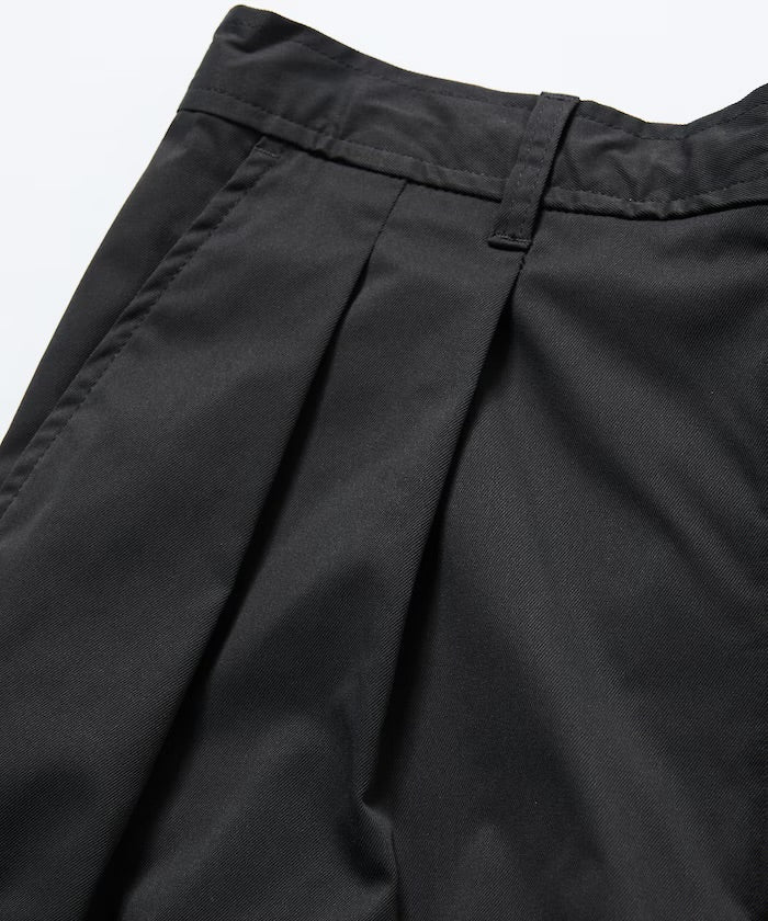 FREAK'S STORE
Easy Care Fabric Wide-leg Two-pleat Three-quarter Length Barrel Shorts