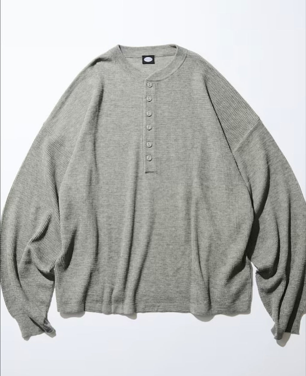 FREAK‘S STORE
Big silhouette deep henley neck Knit