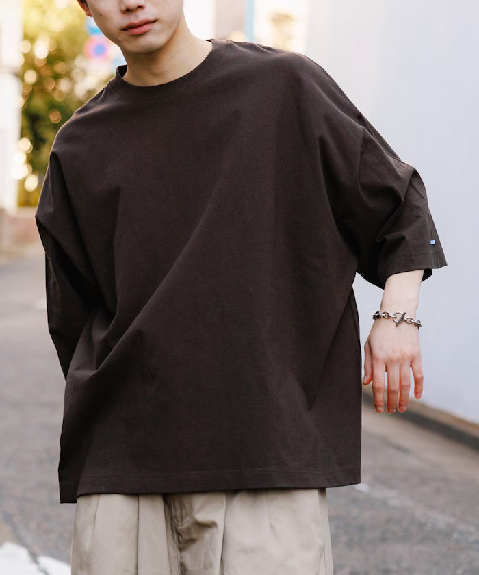 FREAK'S STORE CHOW DOWN
Big silhouette one point crew neck T-shirt / wide silhouette