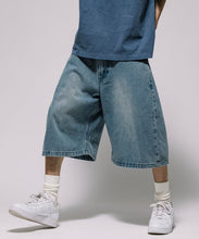 將圖片載入圖庫檢視器 FREAK&#39;S STORE
Wide silhouette vintage processed curve denim cropped Pants
