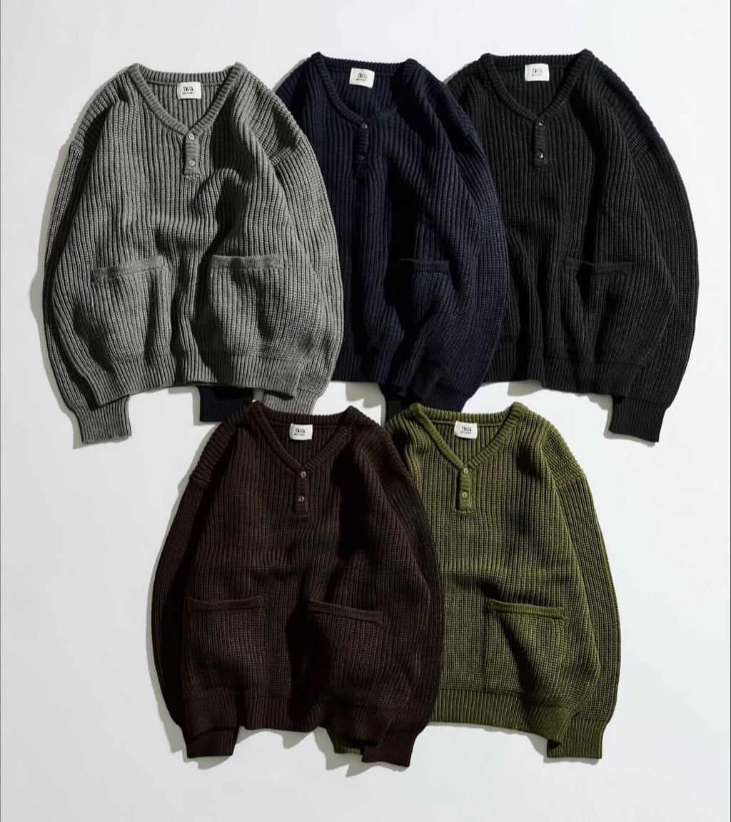 WETTEMPT
HENRY NECK RIB KNIT