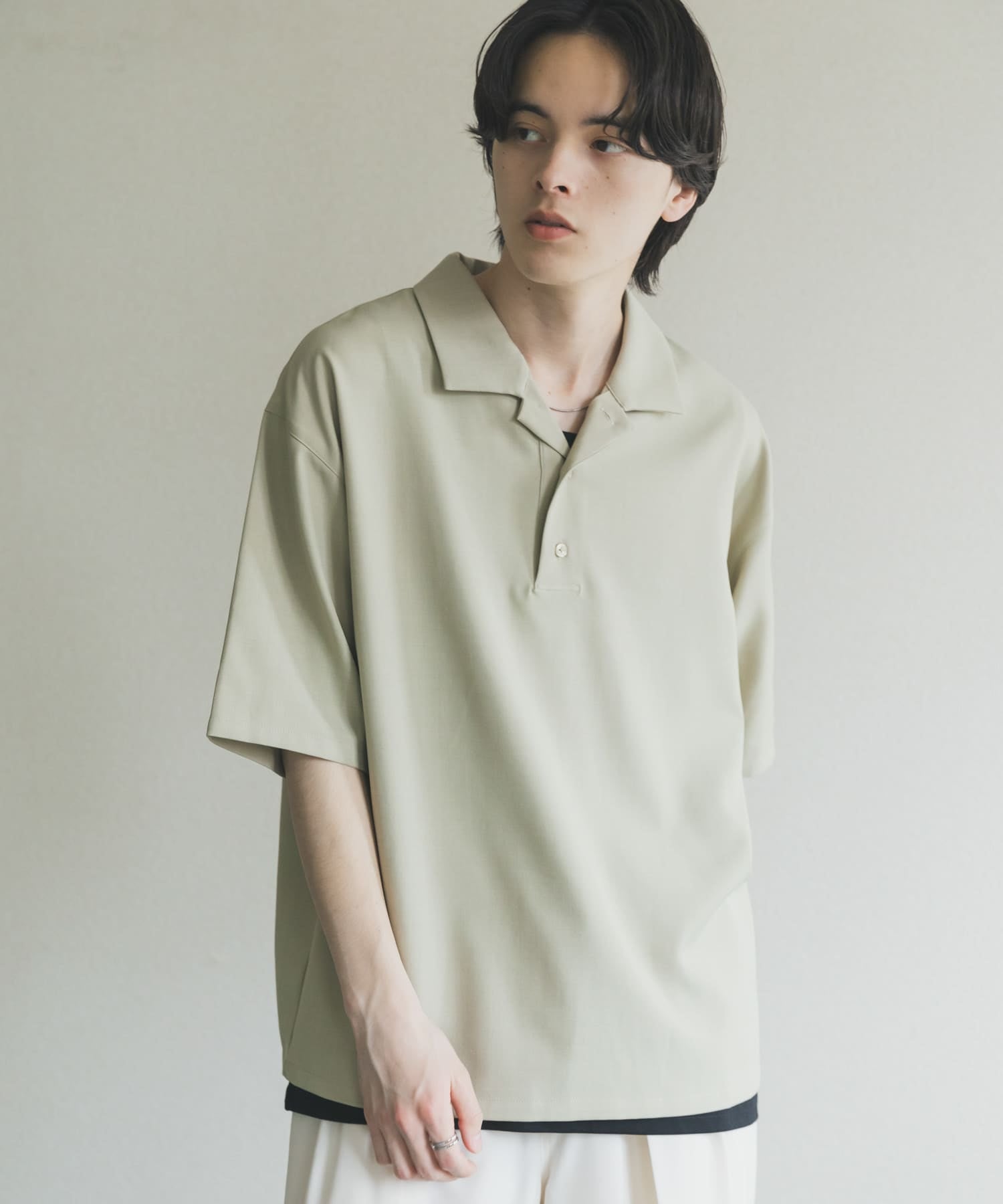 Urban Research SENSE OF PLACE
High Twist Pullover Short Sleeve Shirt