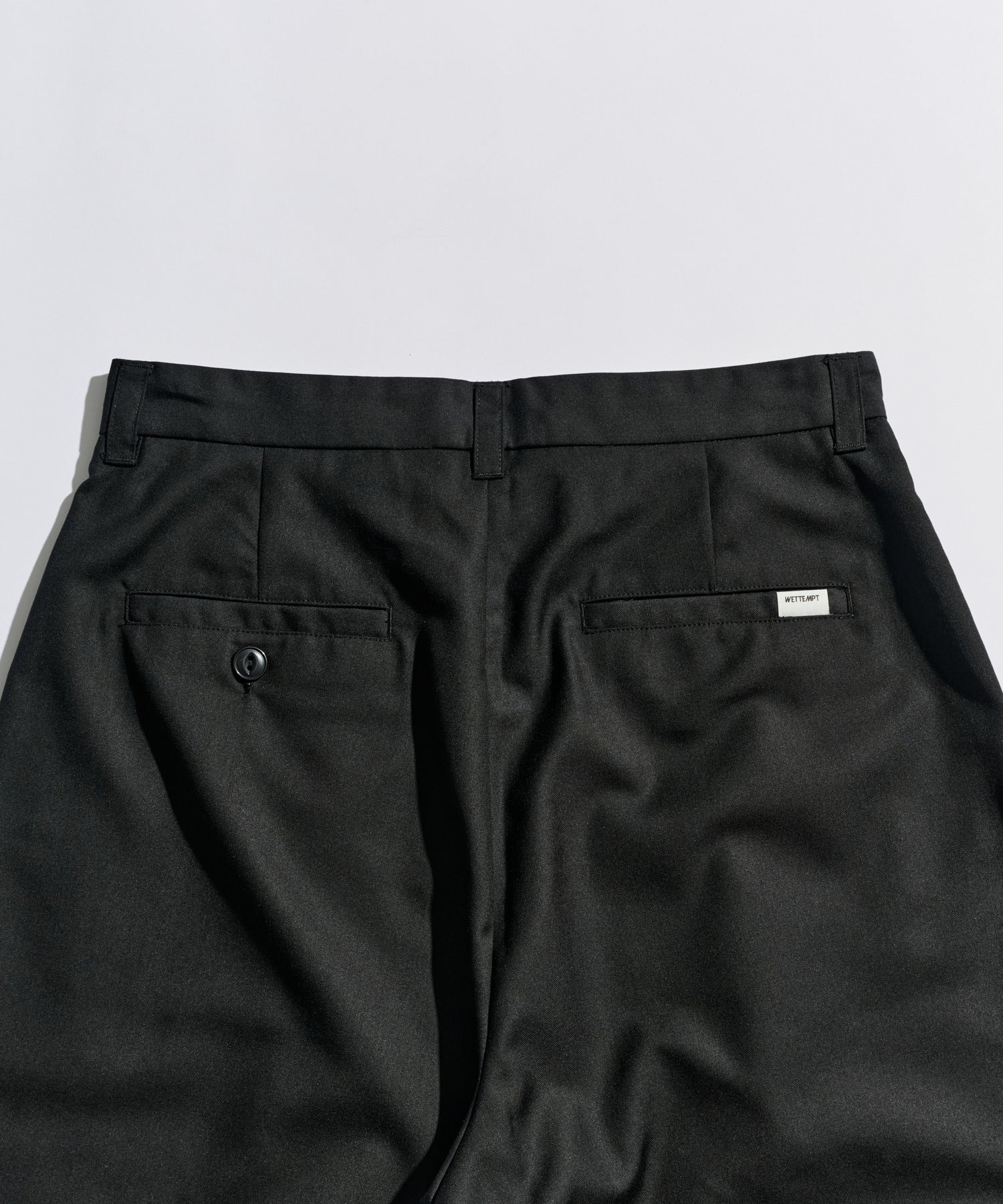 WETTEMPT
FUNCTIONAL 1 TUCK HALF SLACKS